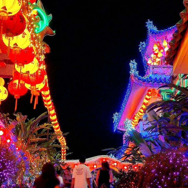 Kek Lok Si Temple's Stunning Light Display