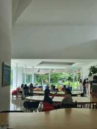 이색적인 전시데이트
