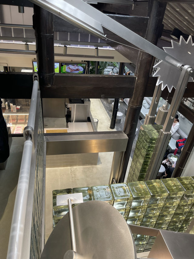 四川變臉臉譜為靈感的蛋糕和可愛的熊貓造型蛋糕 四川變臉臉譜為靈感的蛋糕和可愛的熊貓造型蛋糕