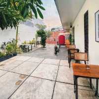 NUJU COFFEE | SUPER COMFORTABLE WITH INDOOR & OUTDOOR,FREE WIFI AND THERE'S ALSO A PHOTOBOOK SPACE