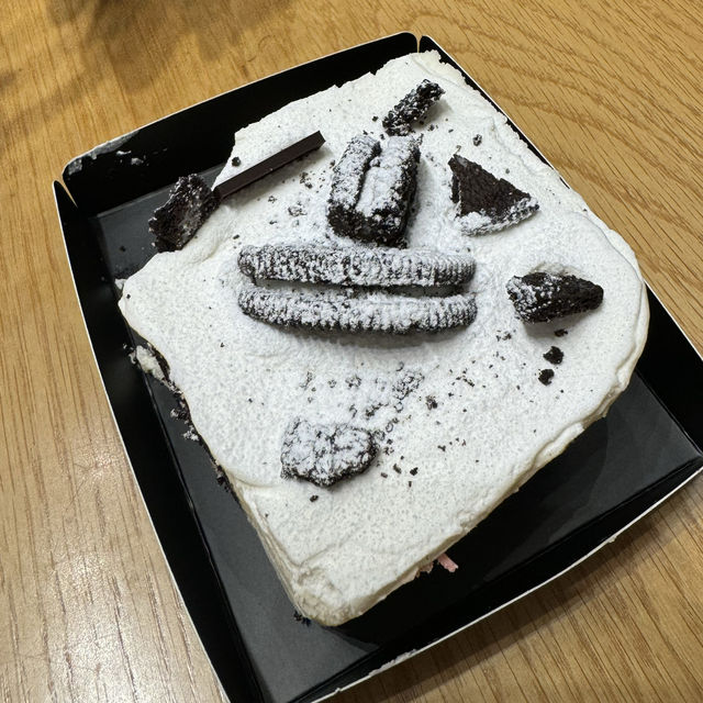 韓国チェーンカフェのアイスボックスケーキ