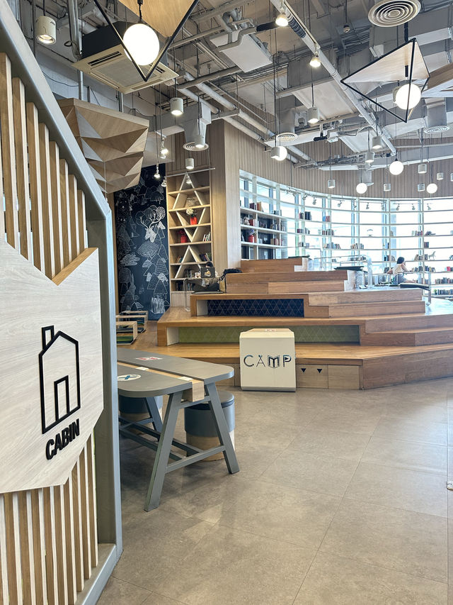 📍CAMP Cafe นั่งสบายๆสไตล์ห้องสมุดที่ชั้น5เมญ่า
