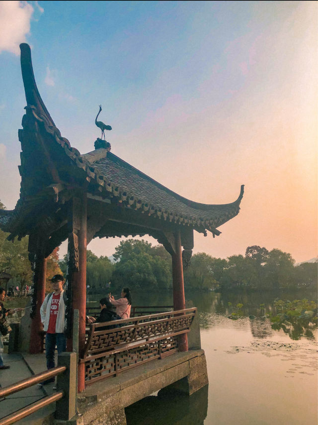 The Beautiful West Lake in Hangzhou 🇨🇳