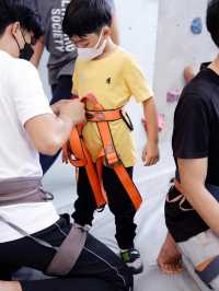 ปีนหน้าผาที่ “Climbling Society” 🧗