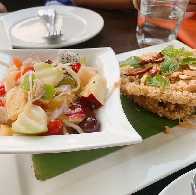 ณดล สตรีมไซด์ ไทย วิลล่า