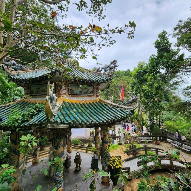 The Marble Mountains : ภูเขาหินอ่อน