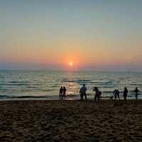 พระอาทิตย์ตก ริมหาดพัทยา