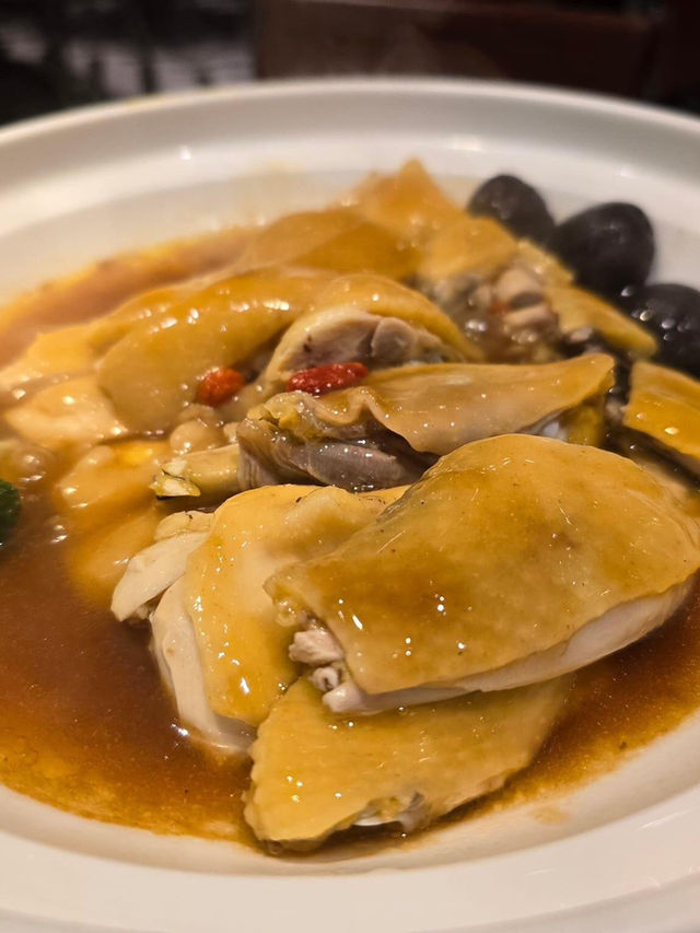 大大碟的餸菜，飽飽地回去