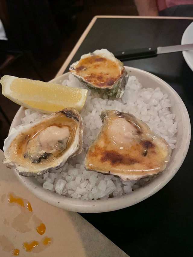 Trendy Restaurant executing eclectic dishes !
