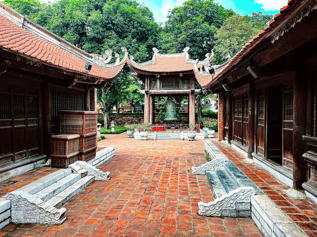 Ngoc Son Temple