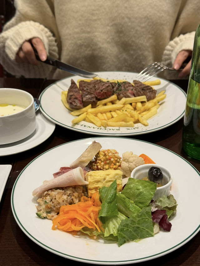 【京都/烏丸】パリの雰囲気が漂う本格フレンチとカフェが楽しめるお店