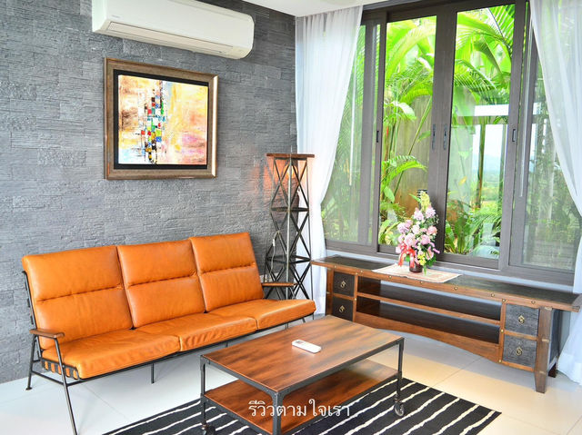 ที่พักหรูสระว่ายน้ำสวยวิวเขายายเที่ยง