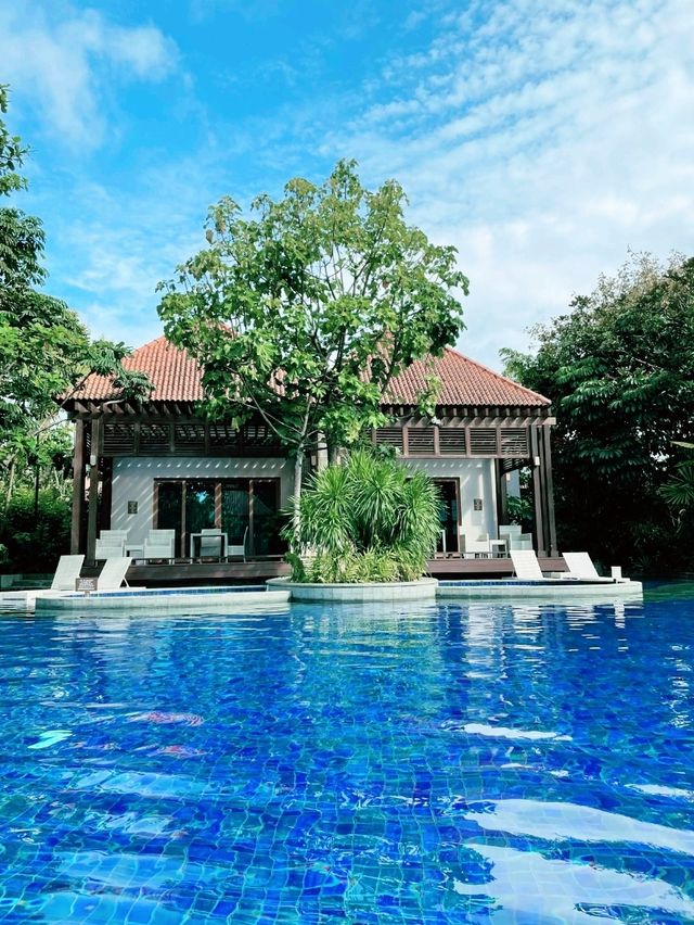 Outdoor swimming at Equarius Hotel