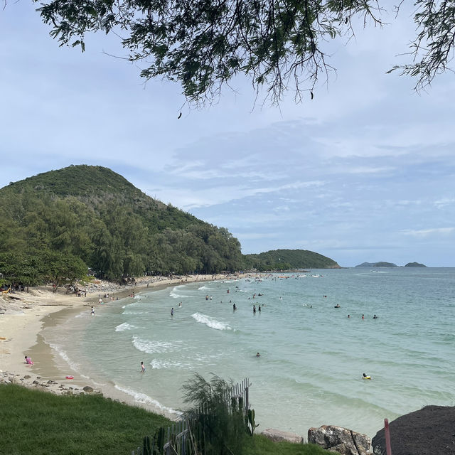 Curve Beach @สัตหีบ