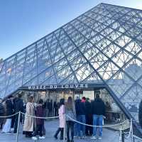 The Magnificent Louvre Museum💕😭😭