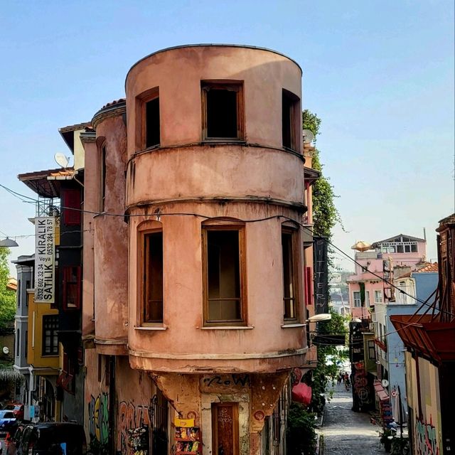 巴拉特（BALAT）文青區