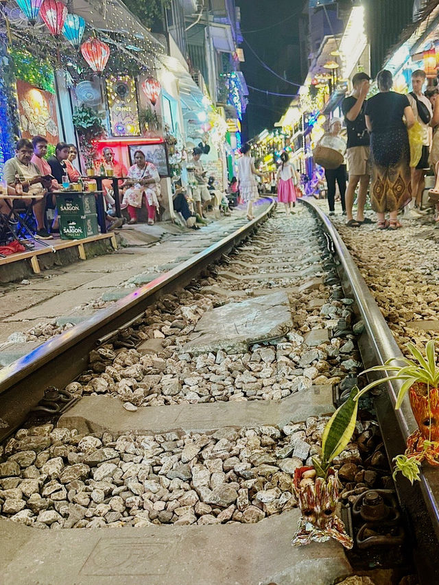 Local Tour at Railway Steet in Hanoi Railway Street