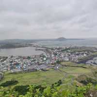 🇰🇷 Volcanic Vistas: The Journey Up to Seongsan Ilchulbong