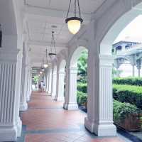 Capturing the Iconic Fountain at Raffles Hotel Singapore 