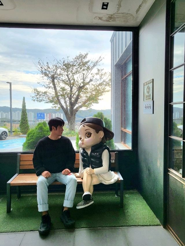 라운지랑 정원도 잘가꿔진 강화도 호텔