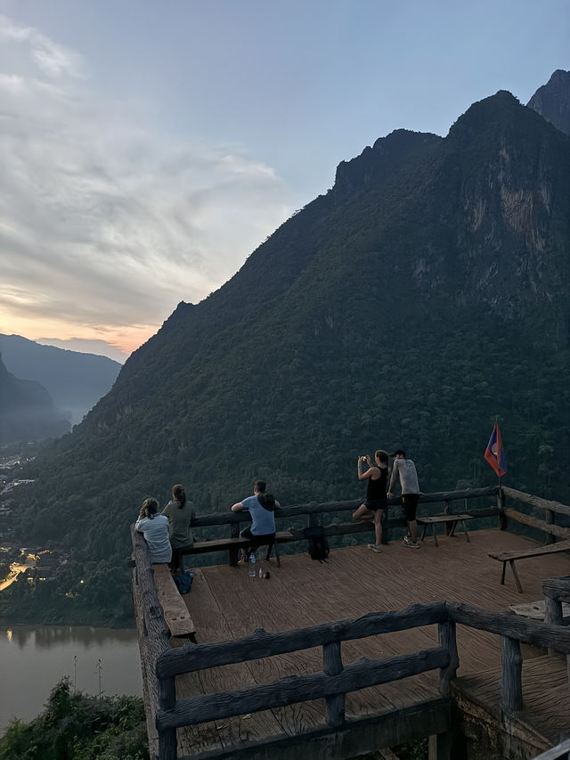 บ้านหนองเขียว | สปป.ลาว 🏡⛰️🌤️🌿