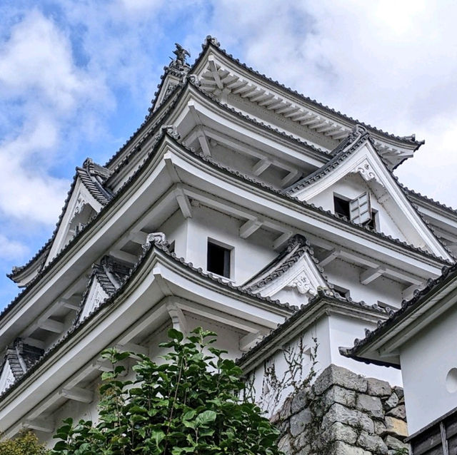 岐阜景點｜乘風而起、山嵐繚繞~日本最美山城—郡上八幡城