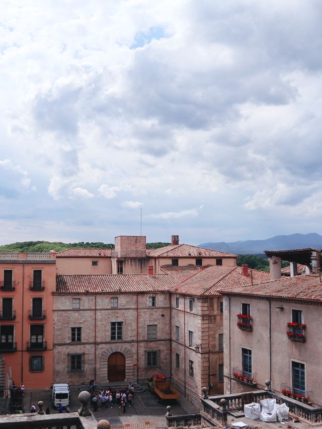 西班牙🇪🇸｜赫羅納主教座堂🏰 你認得這是哪一部電影的取景地嗎