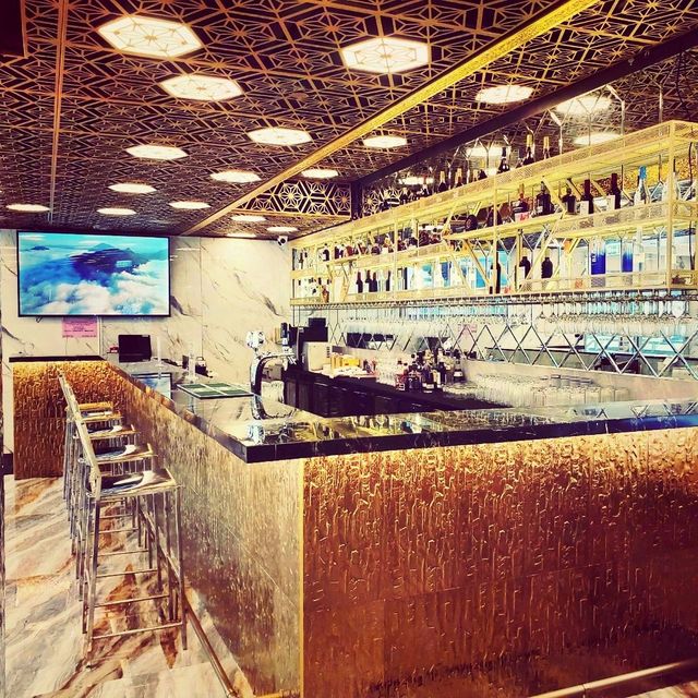 汀九海旁的華麗海灣酒店