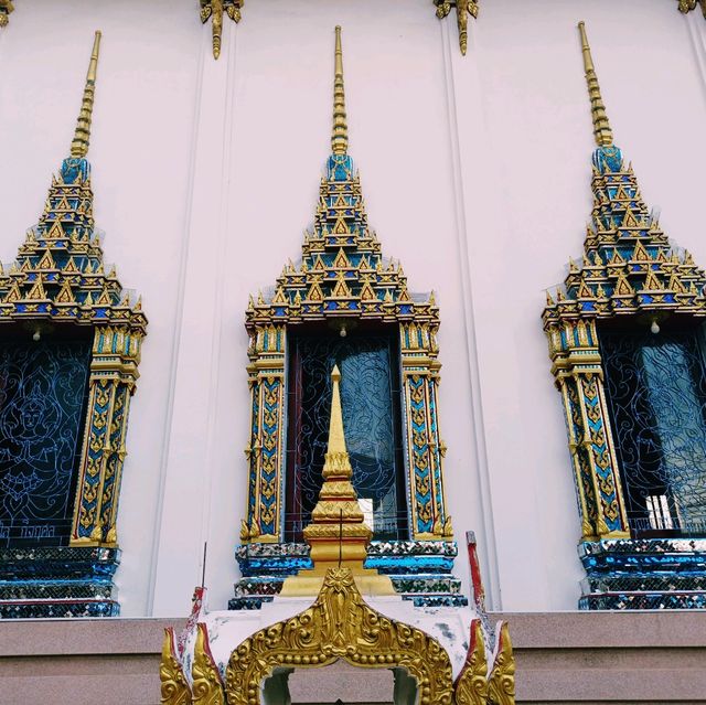 泰國曼谷具有特色的曆史古跡寺廟景點:Wat Pradittharam (Wat Mon)，巨大金色臥佛，適合拍照📸打卡。