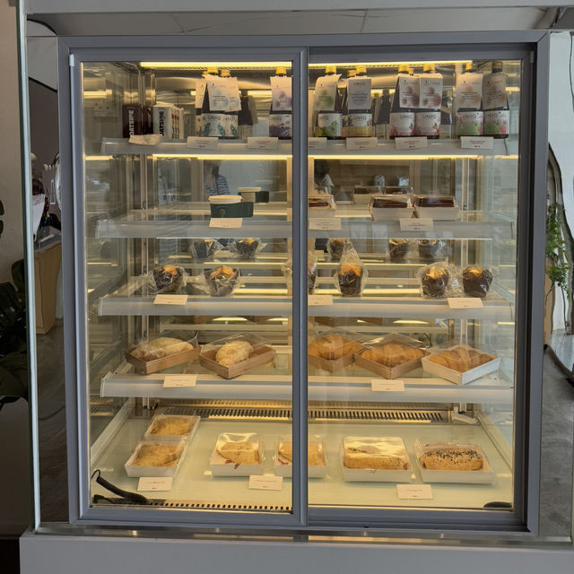 Where Coffee Meets Christmas Magic: Ang Ang’s Roastery Experience