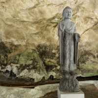 Enchanting Exploration at Sam Poh Tong Temple