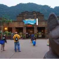 Enjoy This moment at Tambun Lost World