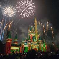 A Magical Christmas at Disney’s Magic Kingdom Orlando 🇺🇸