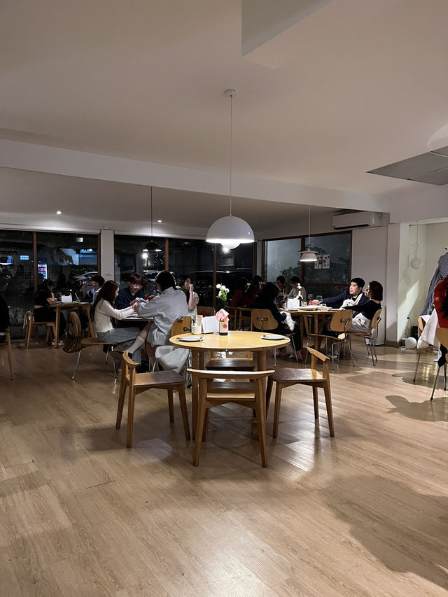 치앙마이에서 분위기있게 즐기고 싶다면 'butter & neighbor'🇹🇭