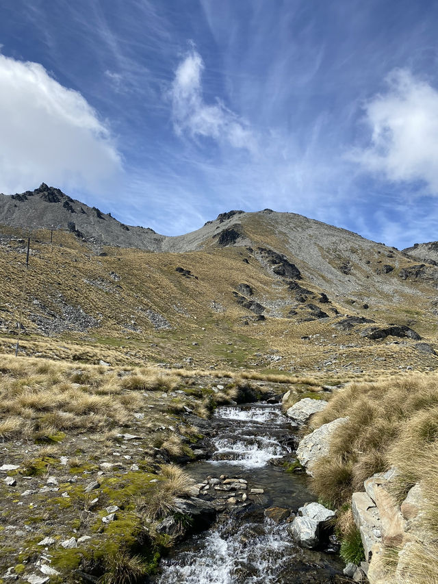 Discover the Beauty of Lake Alta: A Scenic Paradise Above Queenstown