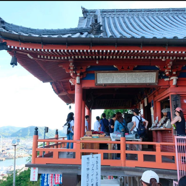  วัดเซนโคจิ (Senkoji Temple) และสวนสาธารณะ