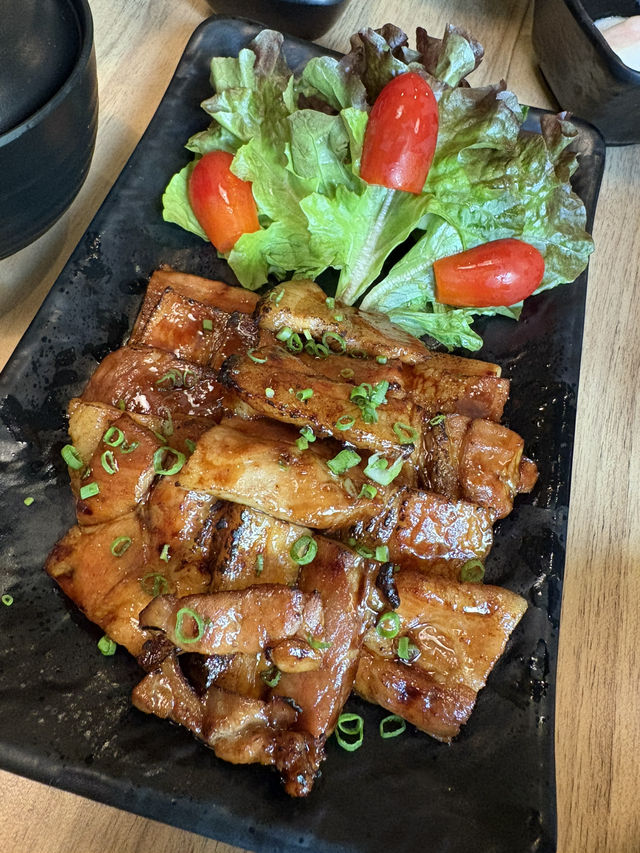 โอฮาชิ ข้าวหน้าหมูย่างถ่าน อารีย์