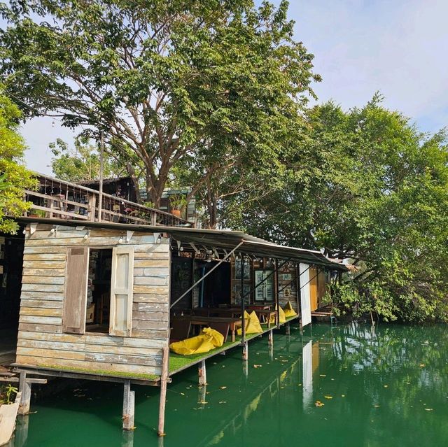 กัดรังแลนด์ Fishing café & Restaurant เ