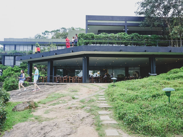 🌿 大自然と一体化する奇跡のホテル「ヘリタンス カンダラマ」 🏞️