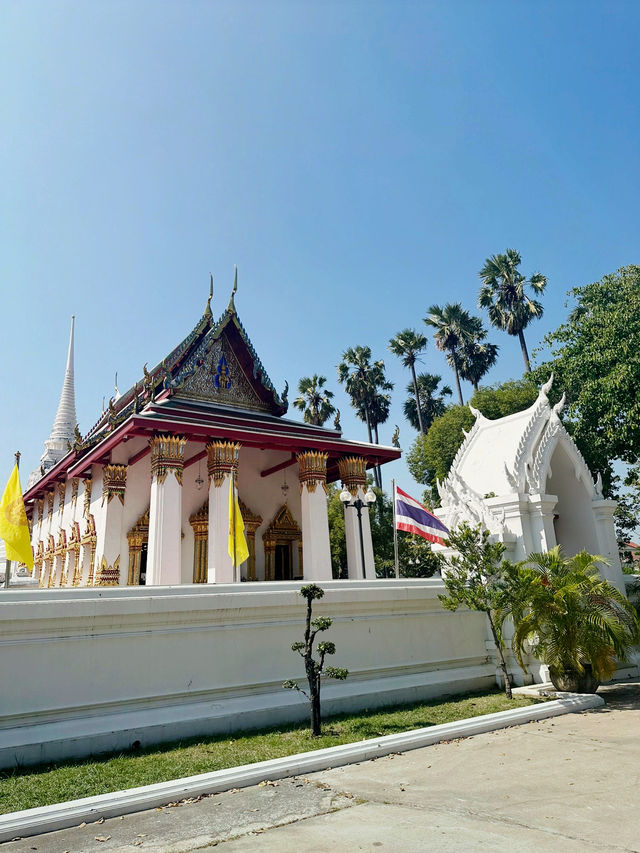 วัดสุวรรณดารามราชวรวิหาร วัดสวยในอยุธยา🌸