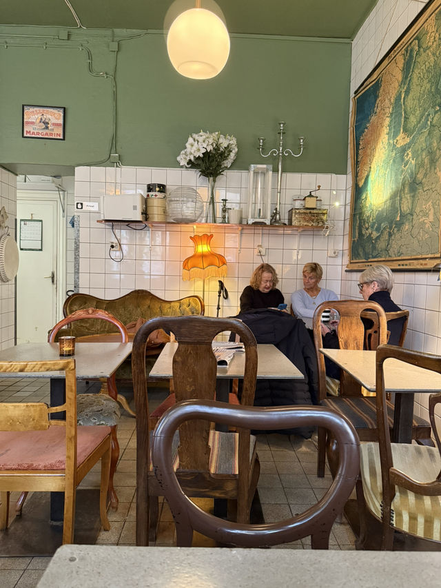 Cozy Coffee Break at Systrarna Andersson ☕❄️