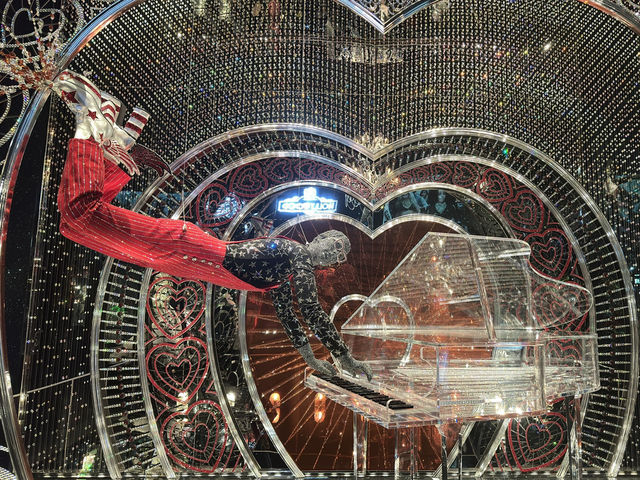 A Sparkling Escape: A Day at Swarovski Crystal Worlds