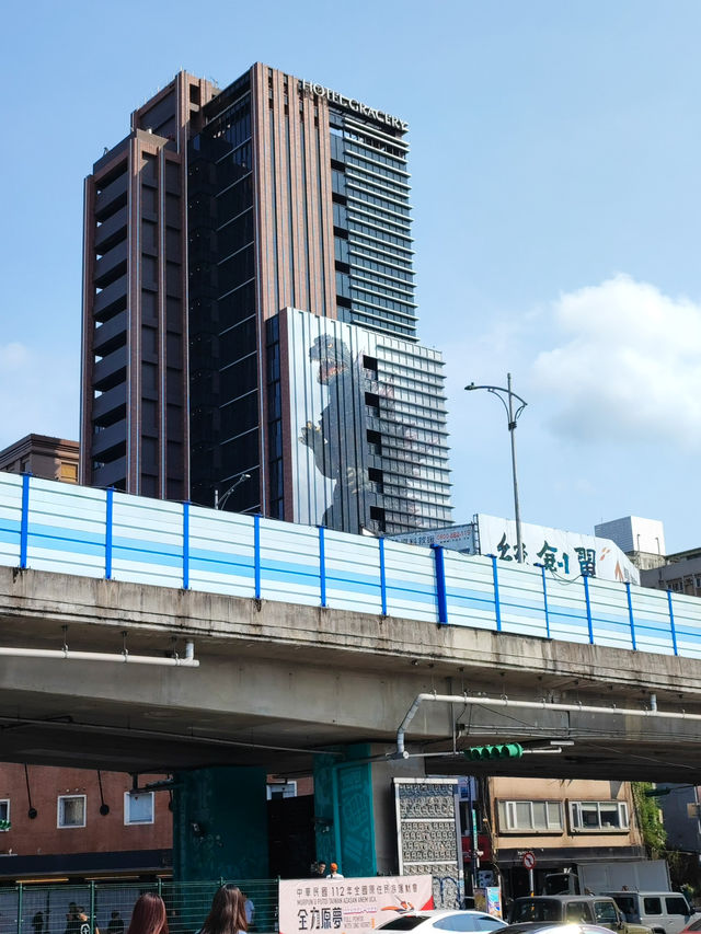 台北捷運市政府站一日遊：都市繁華與文化的交織🌆🏙️