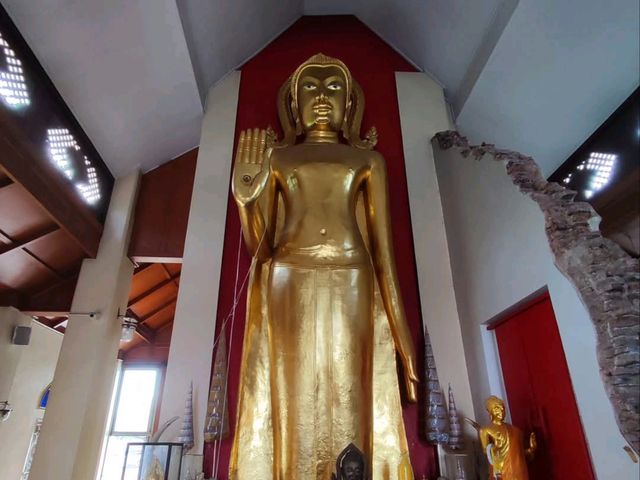พระยืนเก่าแก่ ยืนคู่ซ้อนกัน หนึ่งเดียวในประเทศไทย