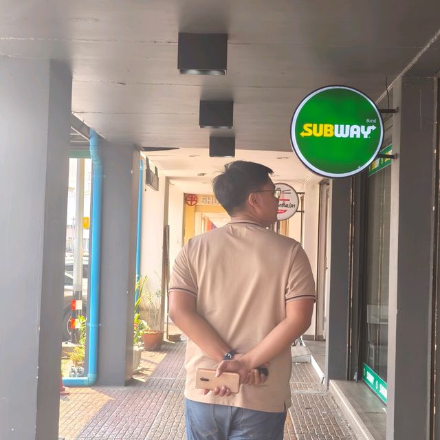 พักรถพักคนที่จุดพักรถมอเตอร์เวย์ บางปะกง