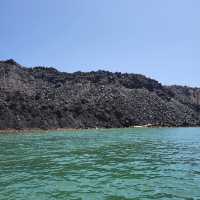 サントリーニ島（ギリシャ） – 青と白のコントラストが美しいエーゲ海の楽園