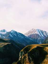格魯吉亞著名景點卡茲別克山旅行攻略，適合打卡拍照📸