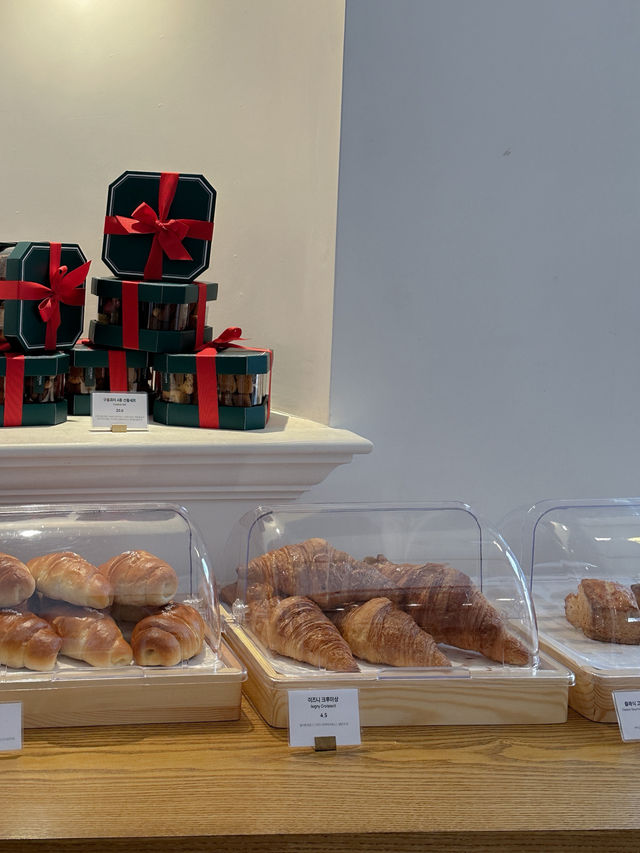 도심 속 모던한 휴식, 포스톤즈 삼성✨🥐