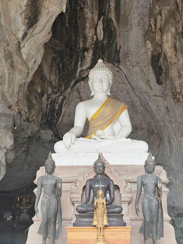 วัดเขาวง(ถ้ำนารายณ์)สระบุรี