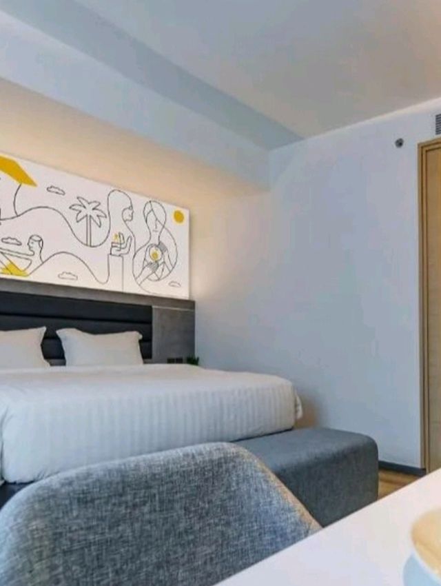 🎨 Stay Loud, Sleep Bright: Color Up Your Trip at YELLO Hotel Harbour Bay! 🛋️✨
